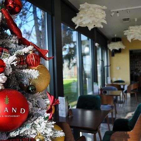 Grand Hotel&Restaurant Bačka Palanka エクステリア 写真